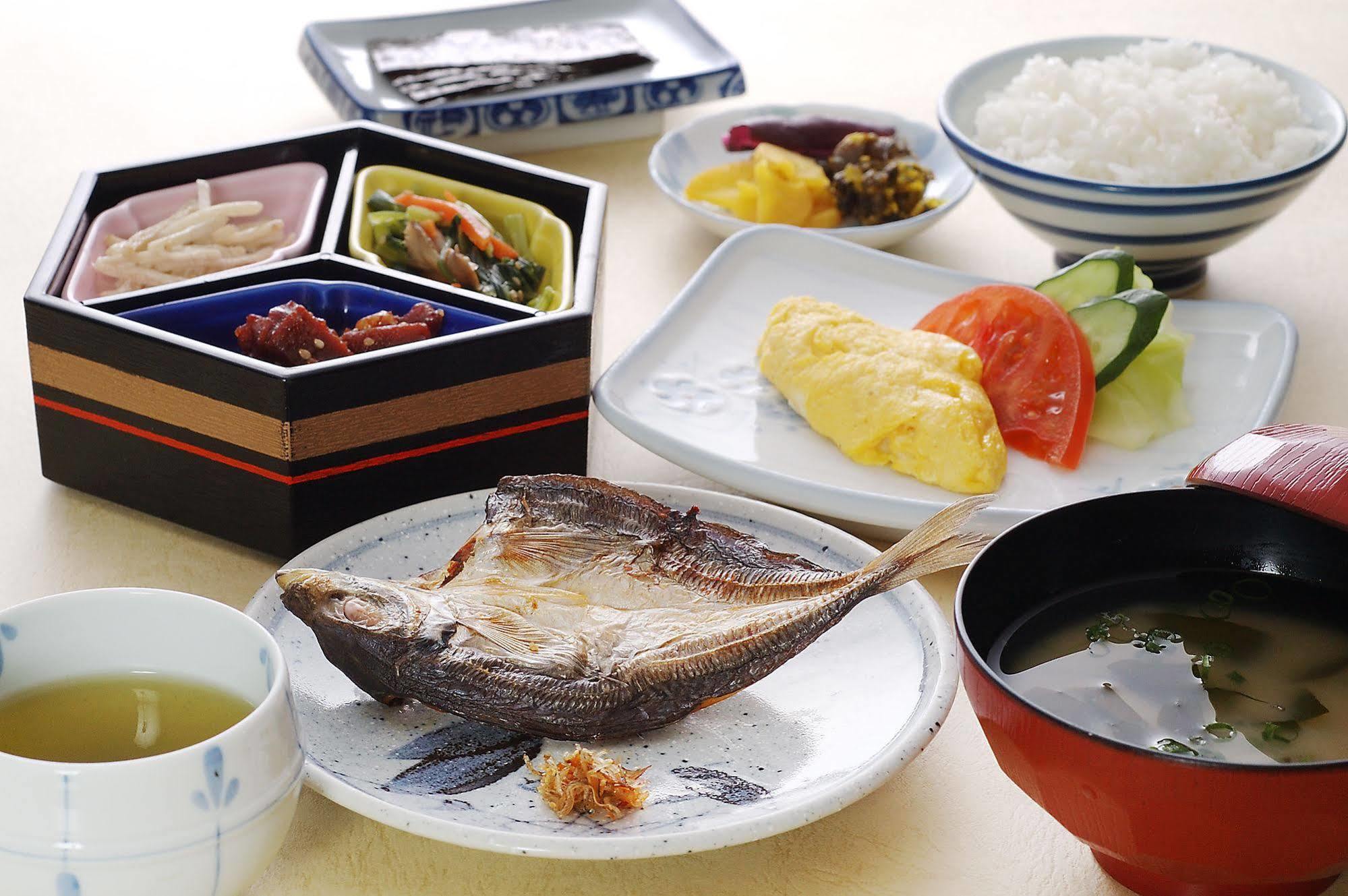 Hotel Kikusui Imabari Railway Station 외부 사진